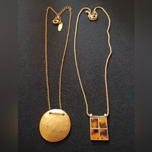 2 PIECE MINIMALIST GOLD-TONE NECKLACE PAIR.